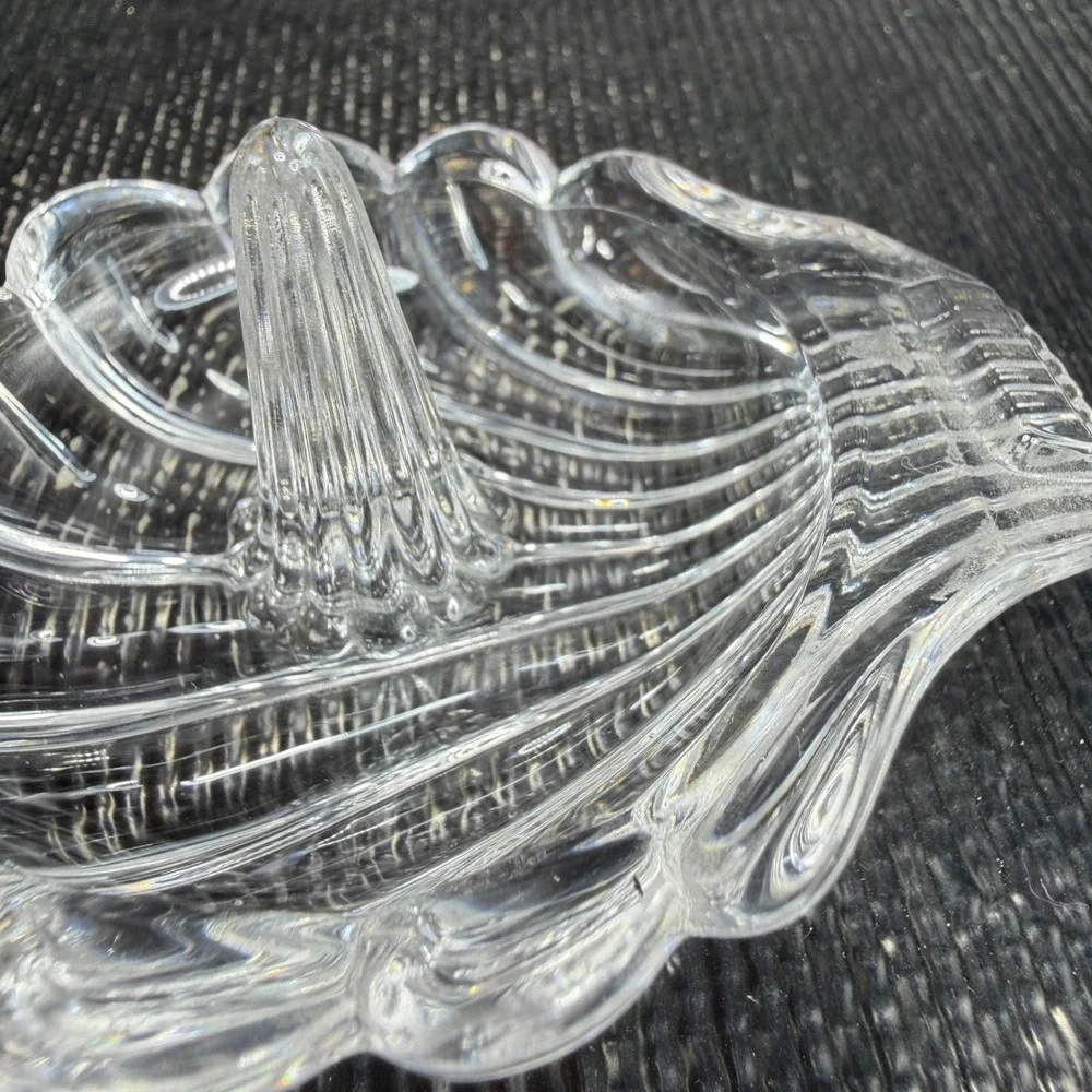 VTG Clear Glass Seashell Ring Holder Scalloped Shell Trinket‎ Dish Vanity Tray